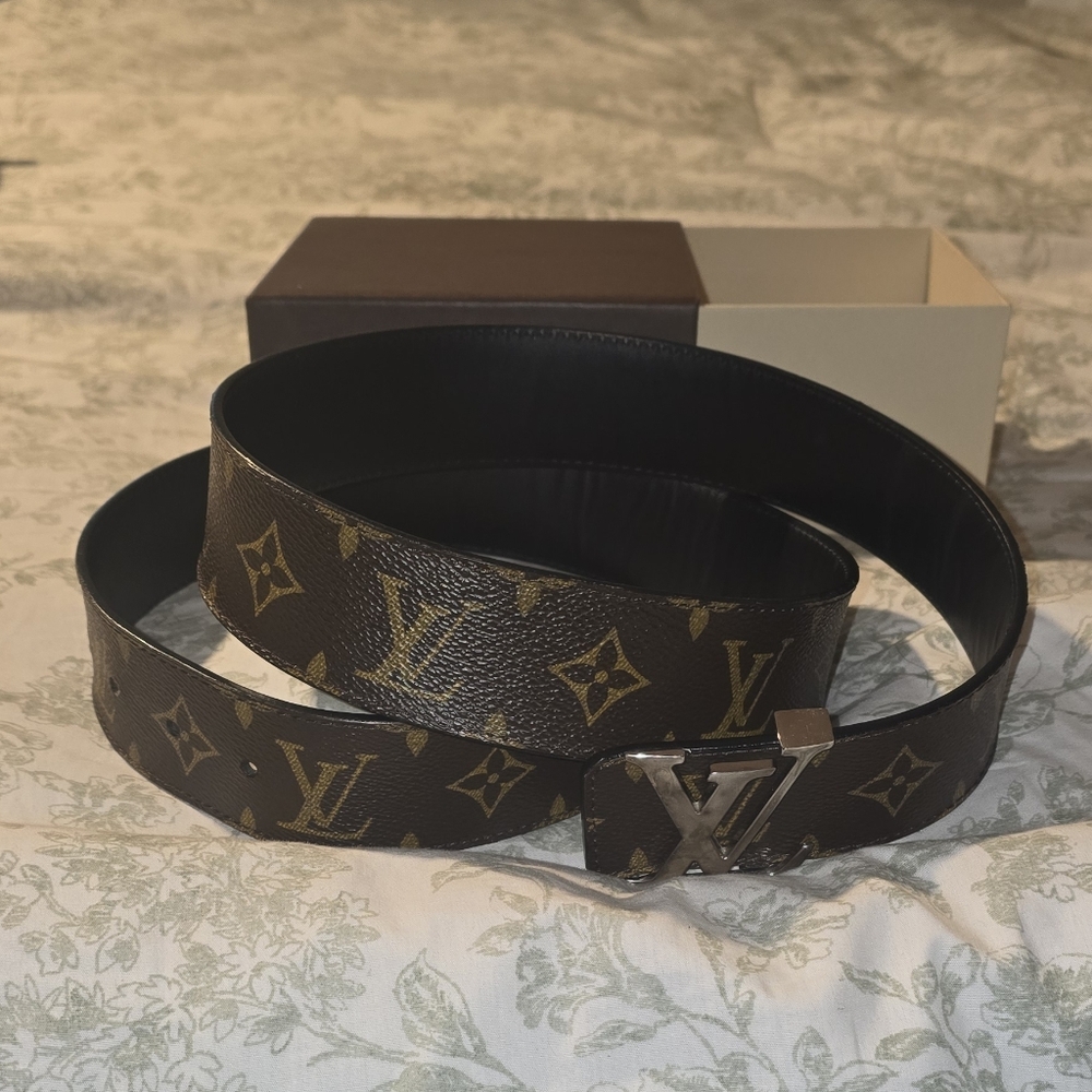 Louis Vuitton Black and Silver Monogram Belt Reversible M9821